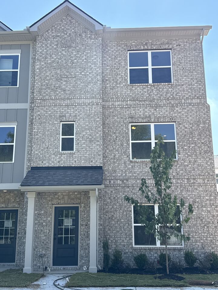 Property Photo: 146 Rosebush Lane N TN 37087