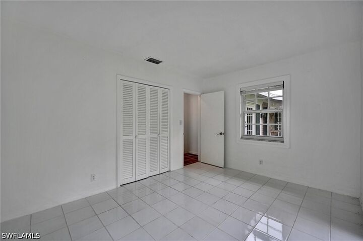 Property Photo: 626 Rudder Road FL 34102