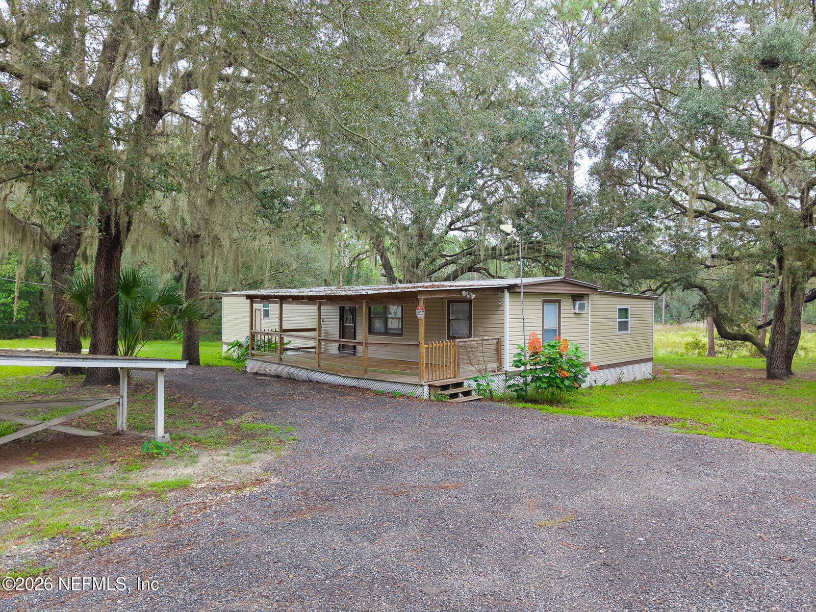 Property Photo:  203 Pond Circle  FL 32148 