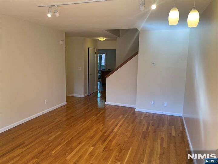 Property Photo:  15 Park View Place  NJ 07410 