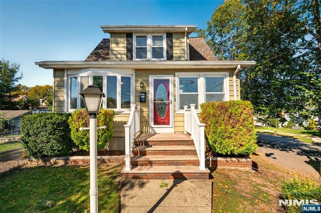 Property Photo:  50 Oakwood Avenue  NJ 07003 