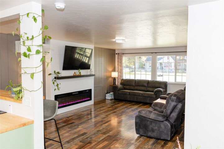 Property Photo:  507 Nevada Avenue  MT 59923 