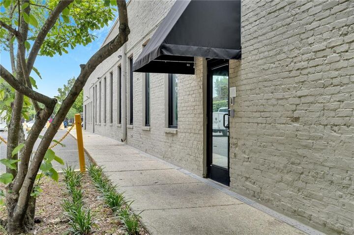 Property Photo:  427 Esplanade Avenue 105  LA 70116 