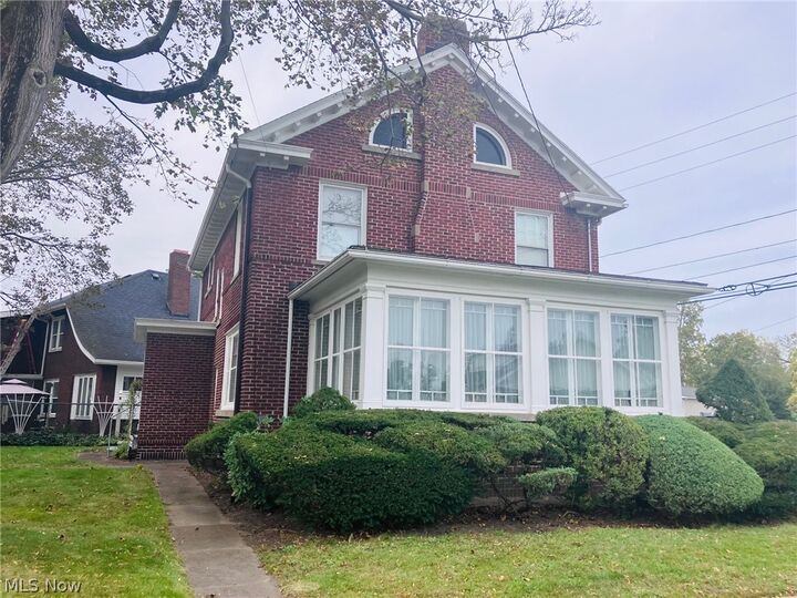 Property Photo:  2008 W Prospect Road  OH 44004 