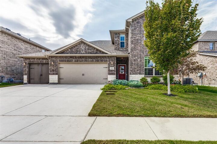 Property Photo: 2213 Lacerta Drive TX 76052