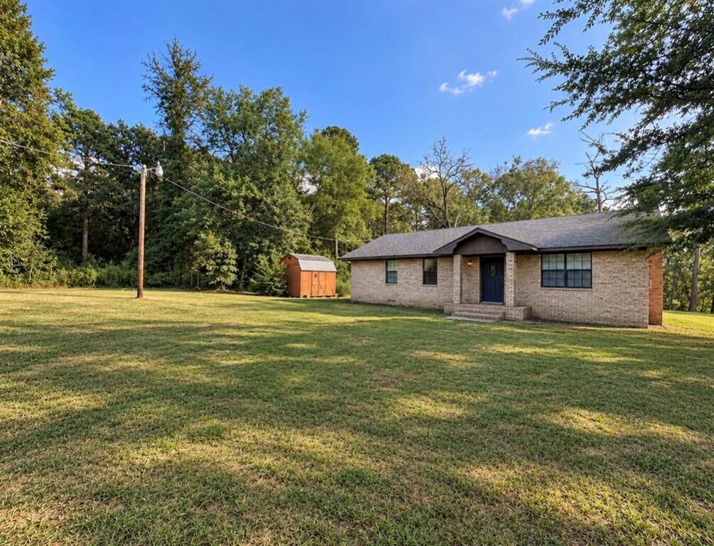 Property Photo:  879 County Road 1745  TX 75455 