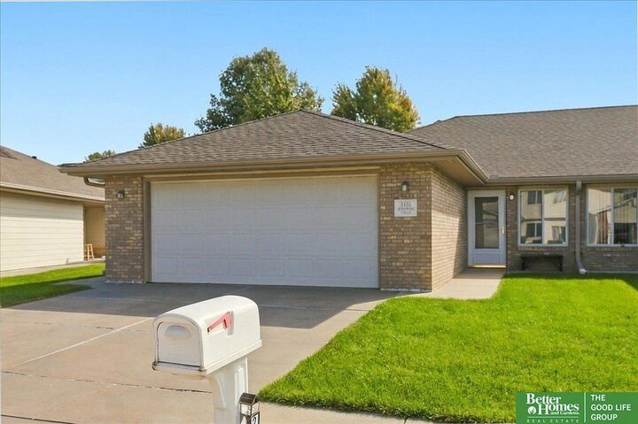 Property Photo: 2105 Kingswood Circle NE 68521