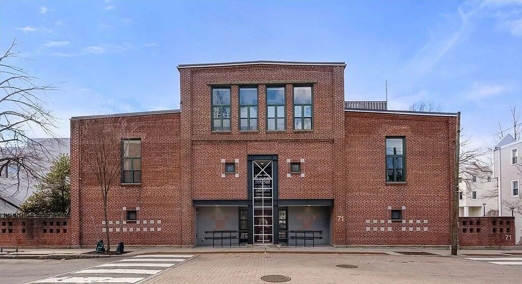 Property Photo:  71 Fulkerson St 112  MA 02141 