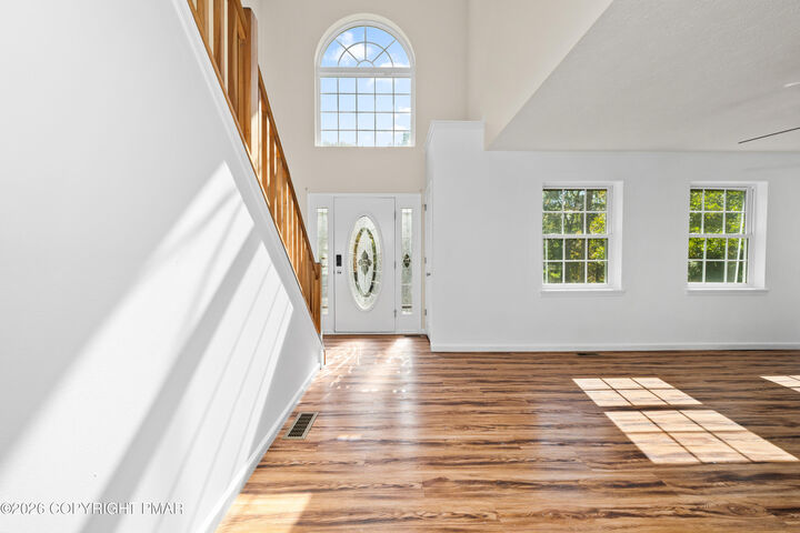 Property Photo: 263 Ramblebush Road PA 18360