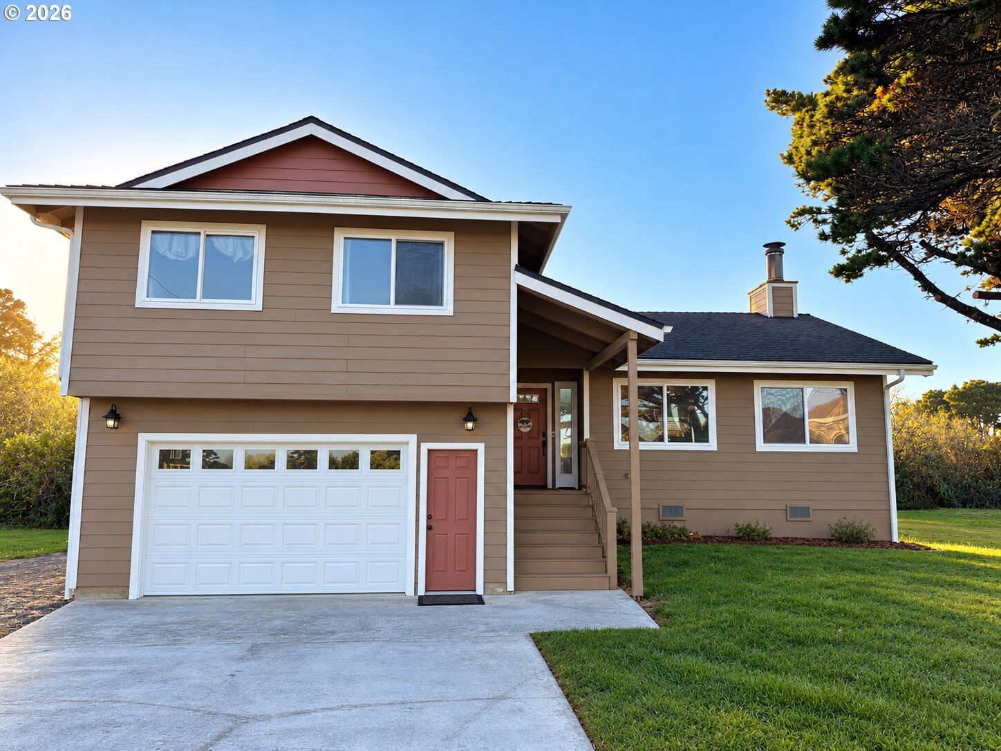 Property Photo: 1182 Jackson Ave OR 97411