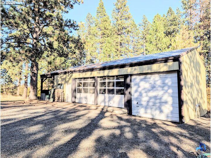 Property Photo:  65721 Hunter Rd  OR 97850 