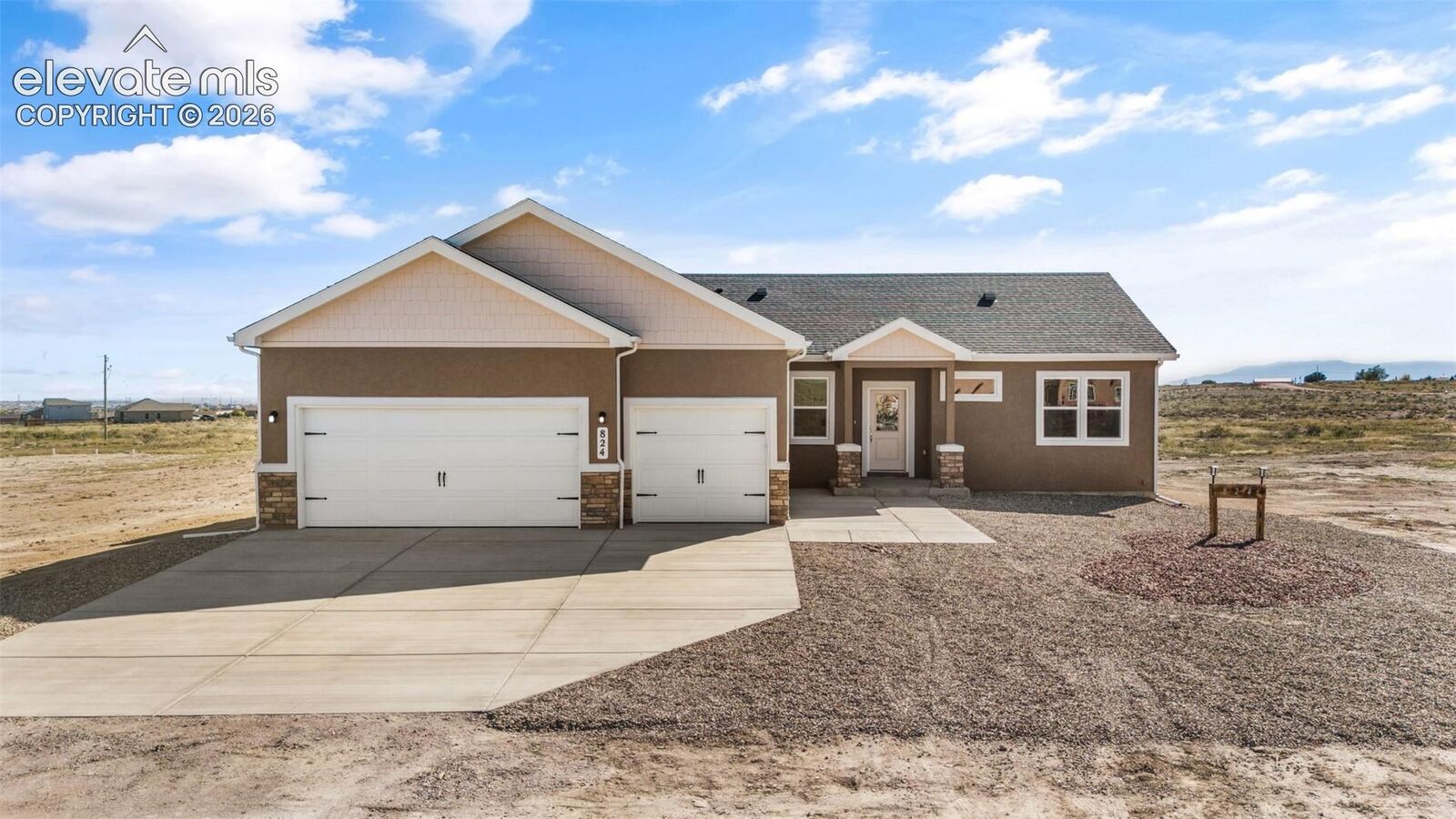 Property Photo:  824 E Loma Drive  CO 81007 