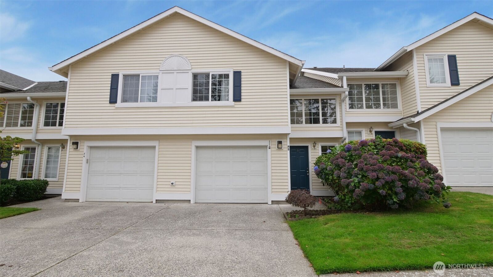 Property Photo:  927  132nd Street SW F5  WA 98204 