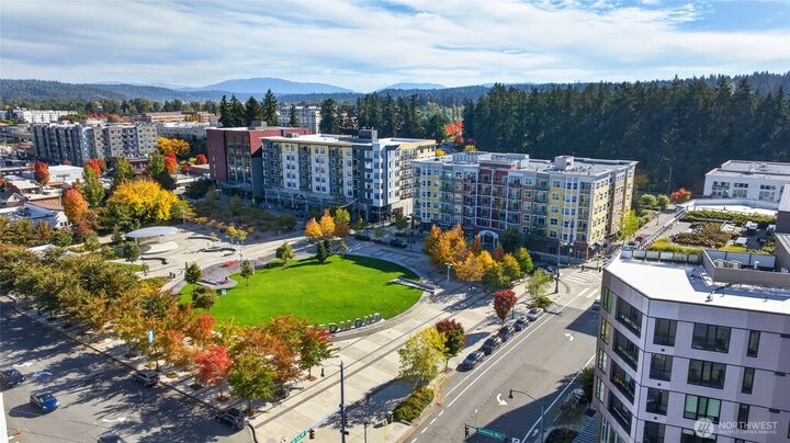 Property Photo:  16141  Cleveland St. 401  WA 98052 