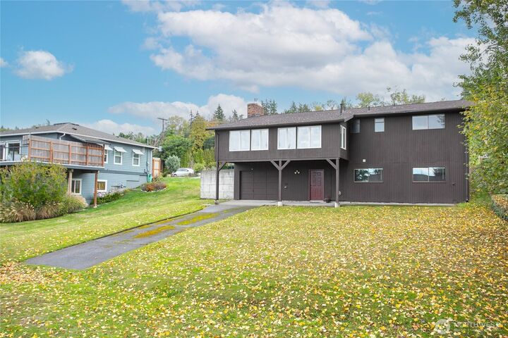 Property Photo: 2301 Huron Street WA 98229