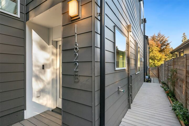 Property Photo: 11822 31st Place NE B WA 98125