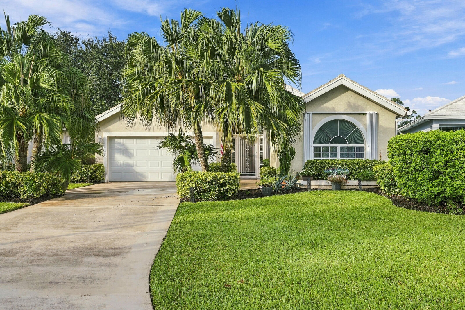 Property Photo:  442 SW Fairway Vista  FL 34986 
