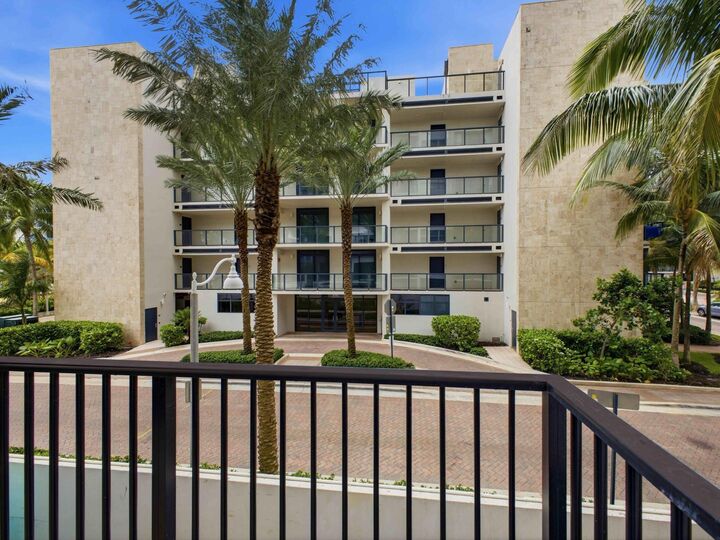Property Photo:  2101 S Ocean 202  FL 33019 