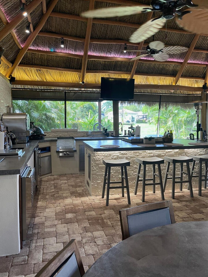 Property Photo:  368 Sundial Circle 368  FL 33068 