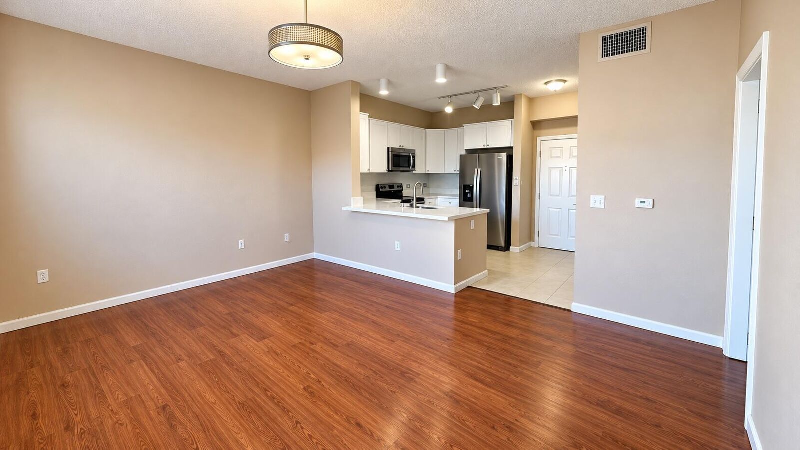 Property Photo: 533 NE 3rd Avenue 548 FL 33301