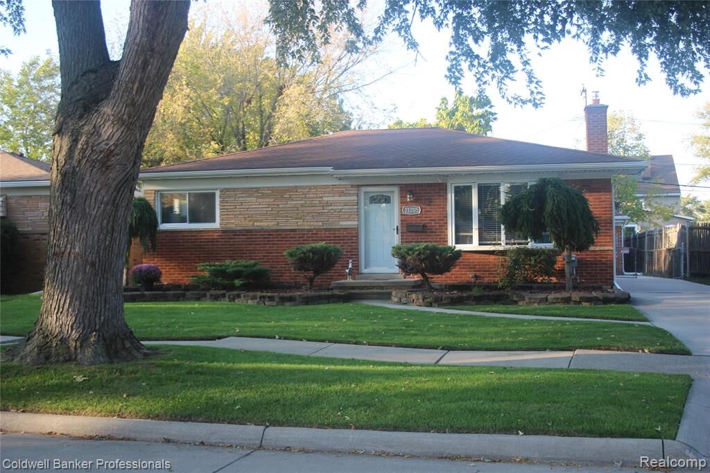Property Photo:  21205 Centennial  MI 48081 
