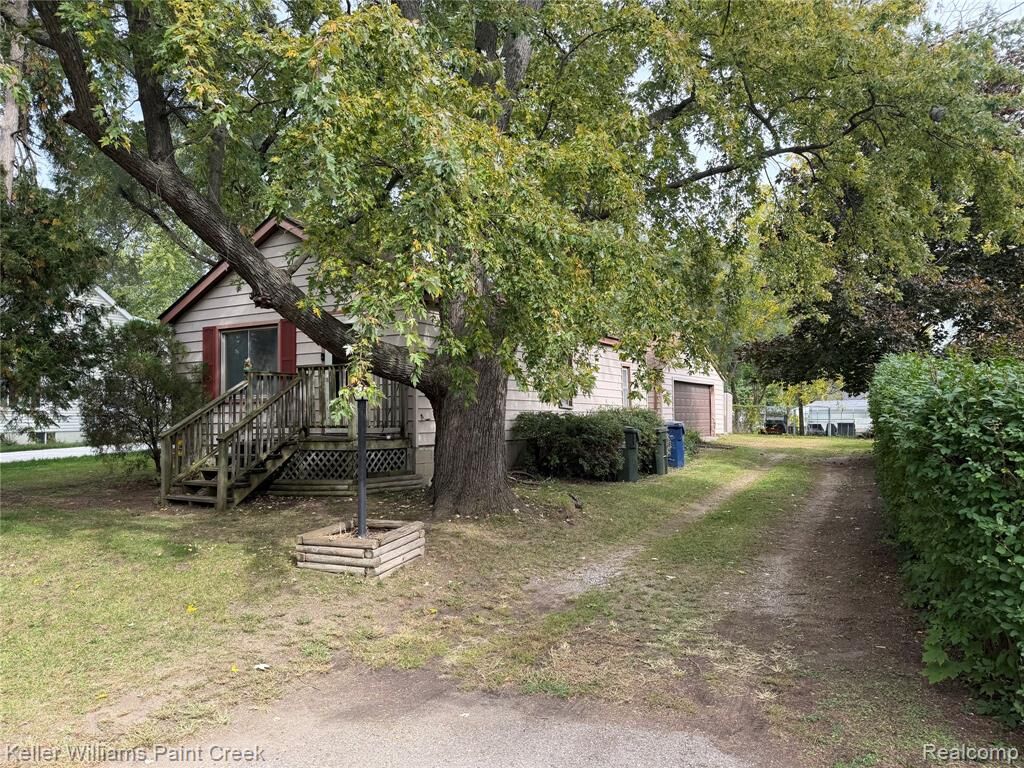 Property Photo:  2685 Melvin Avenue  MI 48307 