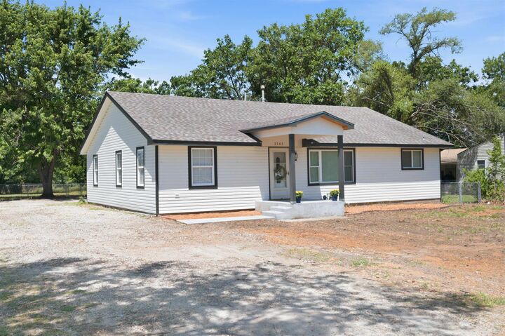 Property Photo: 2343 S Crest St KS 67207