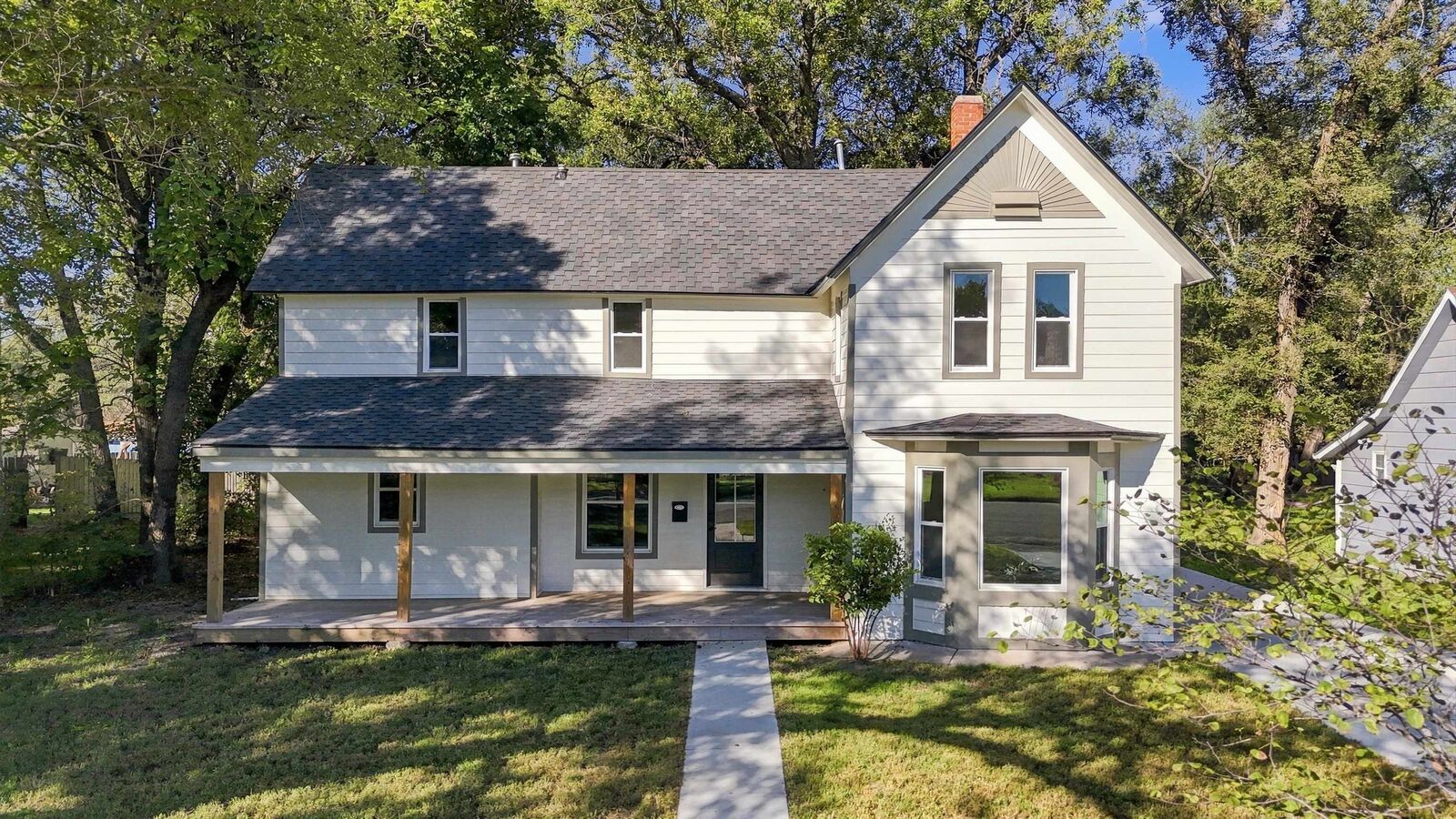 Property Photo: 209 N Oak KS 67154