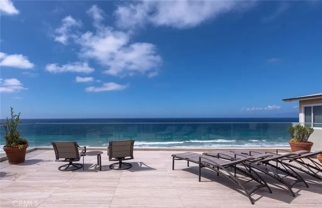 Property Photo:  737 Esplanade  CA 90277 