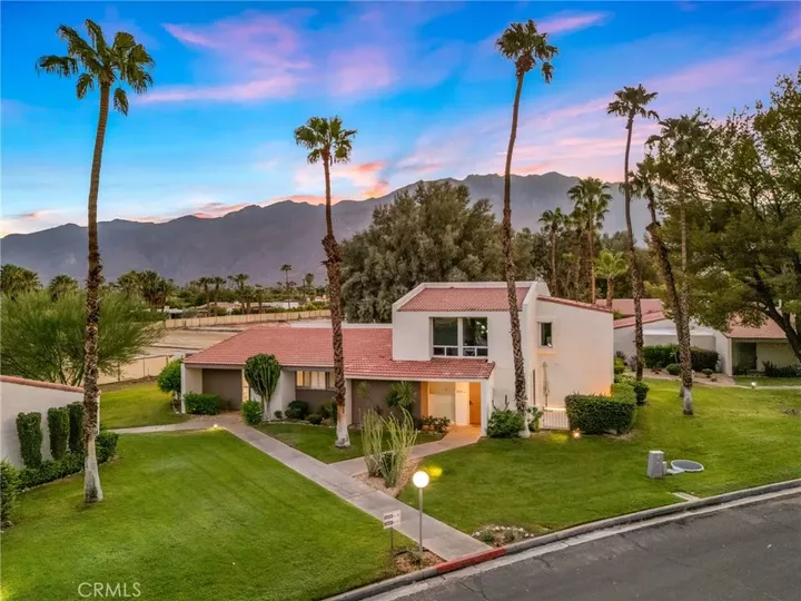 Property Photo:  2521 N Whitewater Club Dr, Residence D  CA 92262 