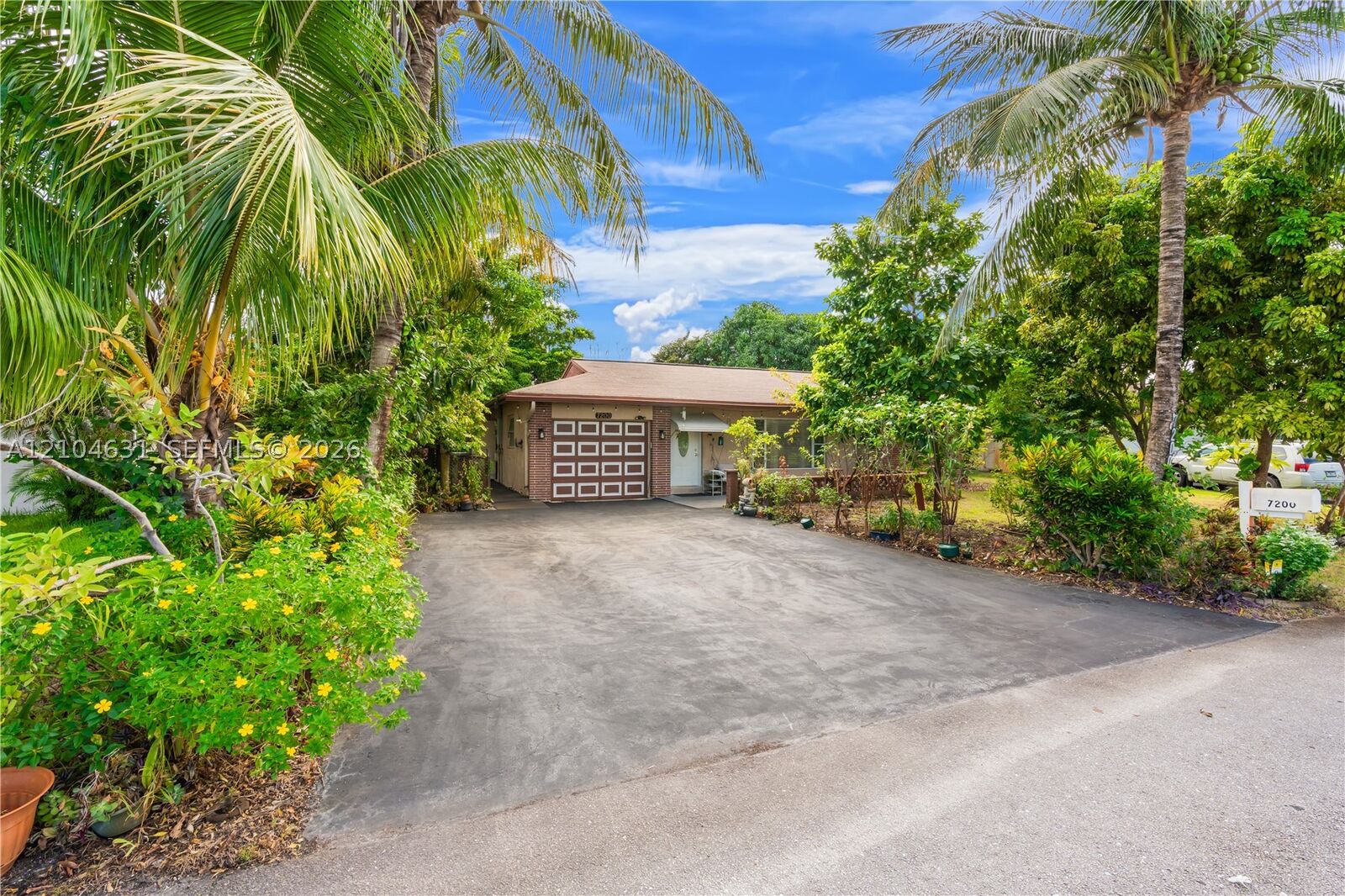 Property Photo: 7200 NW 92nd Ter FL 33321