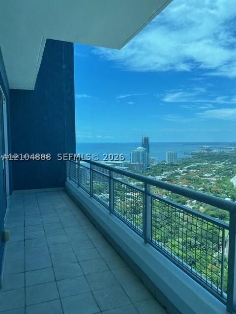 Property Photo: 60 SW 13th St 4611 FL 33130
