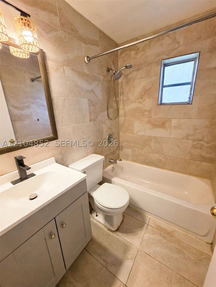 Property Photo: 5701 Raleigh St FL 33021