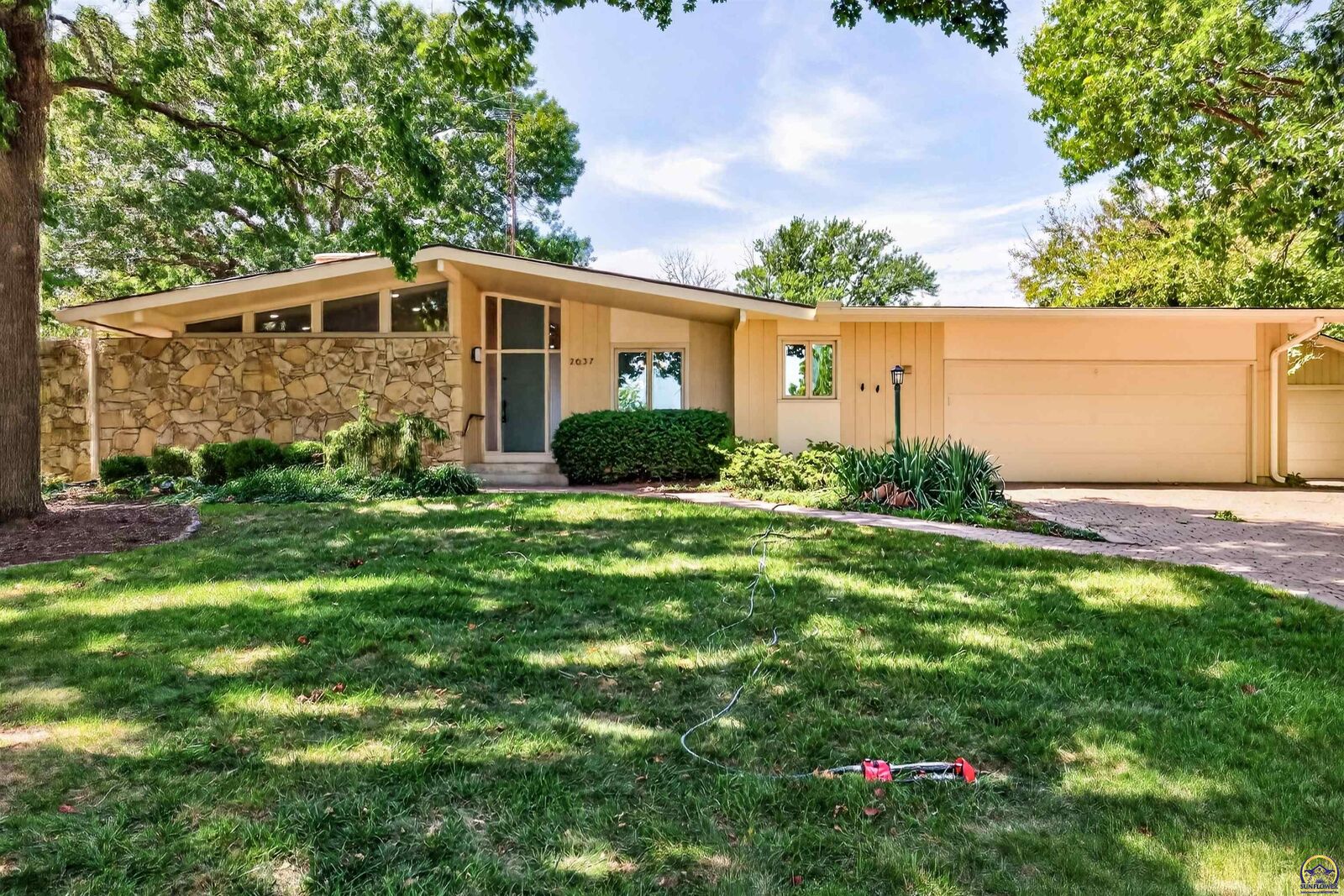 Property Photo: 2637 SE Burton St KS 66605