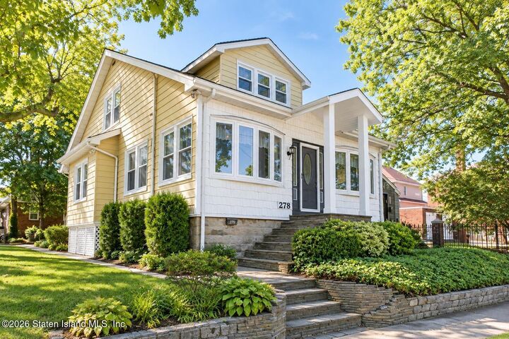 Property Photo:  278 Caswell Avenue  NY 10314 