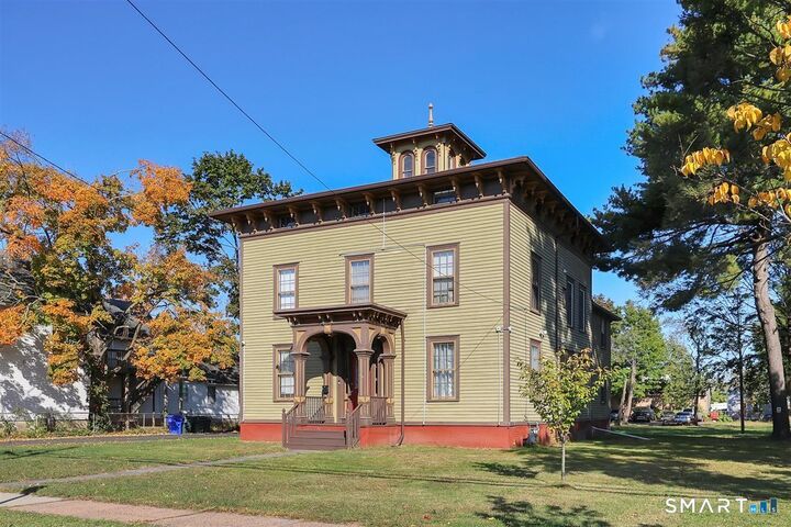 Property Photo:  66 Burnside Avenue  CT 06108 
