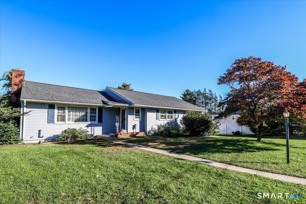 Property Photo:  9 Kendall Terrace East  CT 06811 