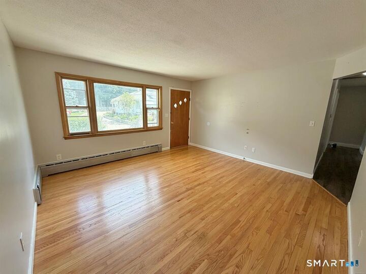 Property Photo:  348 Oak Street  CT 06705 