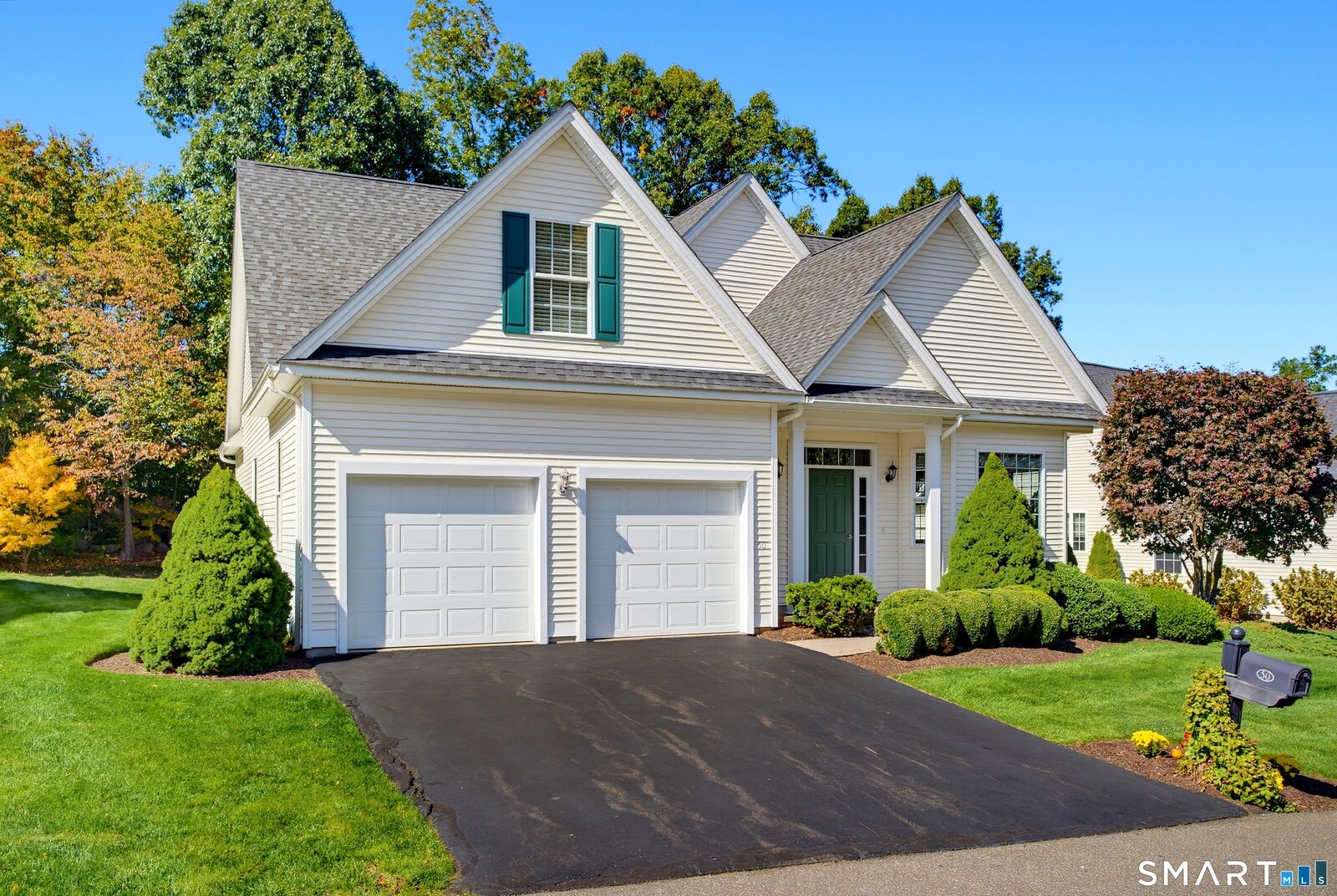 Property Photo:  50 Riverwalk  CT 06405 