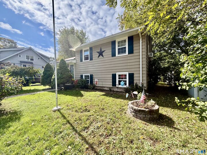 Property Photo: 32 Elliott Street CT 06451