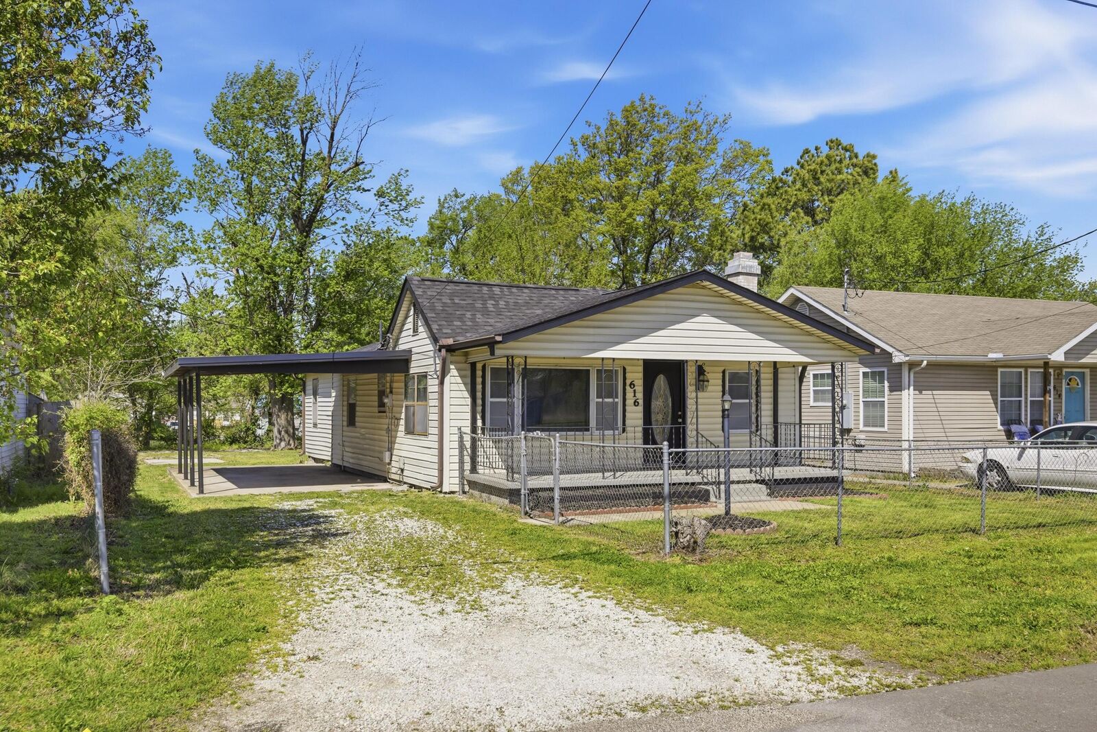 Property Photo:  616 S McKinley Avenue  MO 64801 