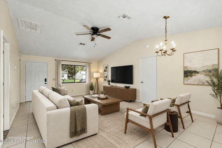 Property Photo: 942 NW Sorrel Street NW FL 32907