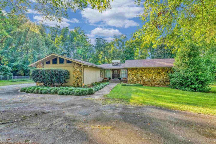Property Photo:  307 Seven Oaks Lane  SC 29301 