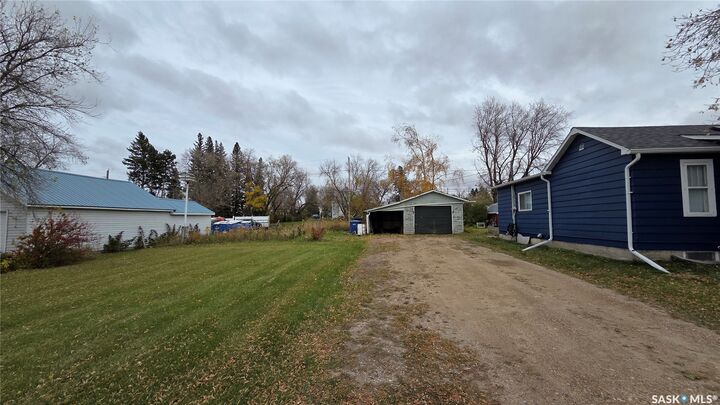 Property Photo:  306 3rd Street  SK S0E 1P0 