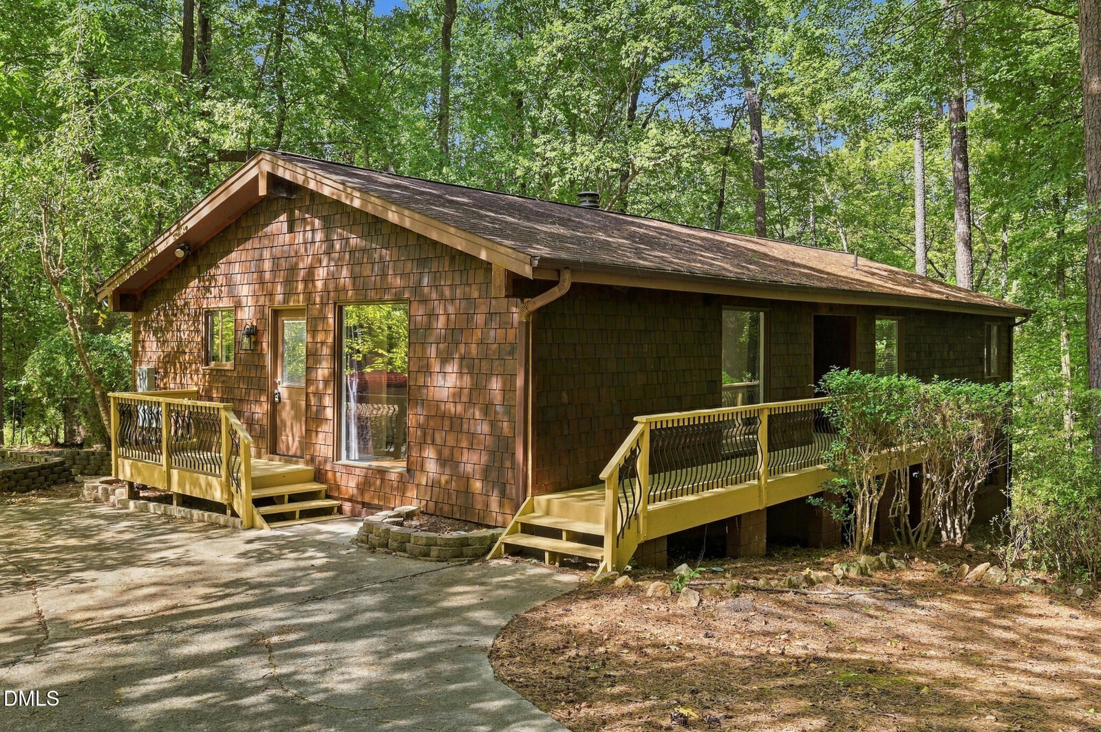 Property Photo:  104 Highland Drive  NC 27514 