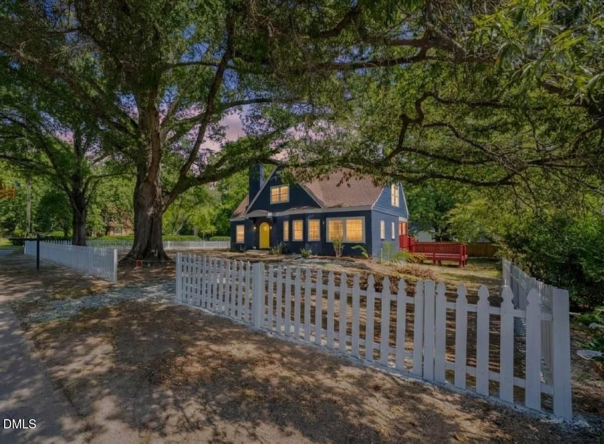 Property Photo:  2526 N Roxboro Street  NC 27704 