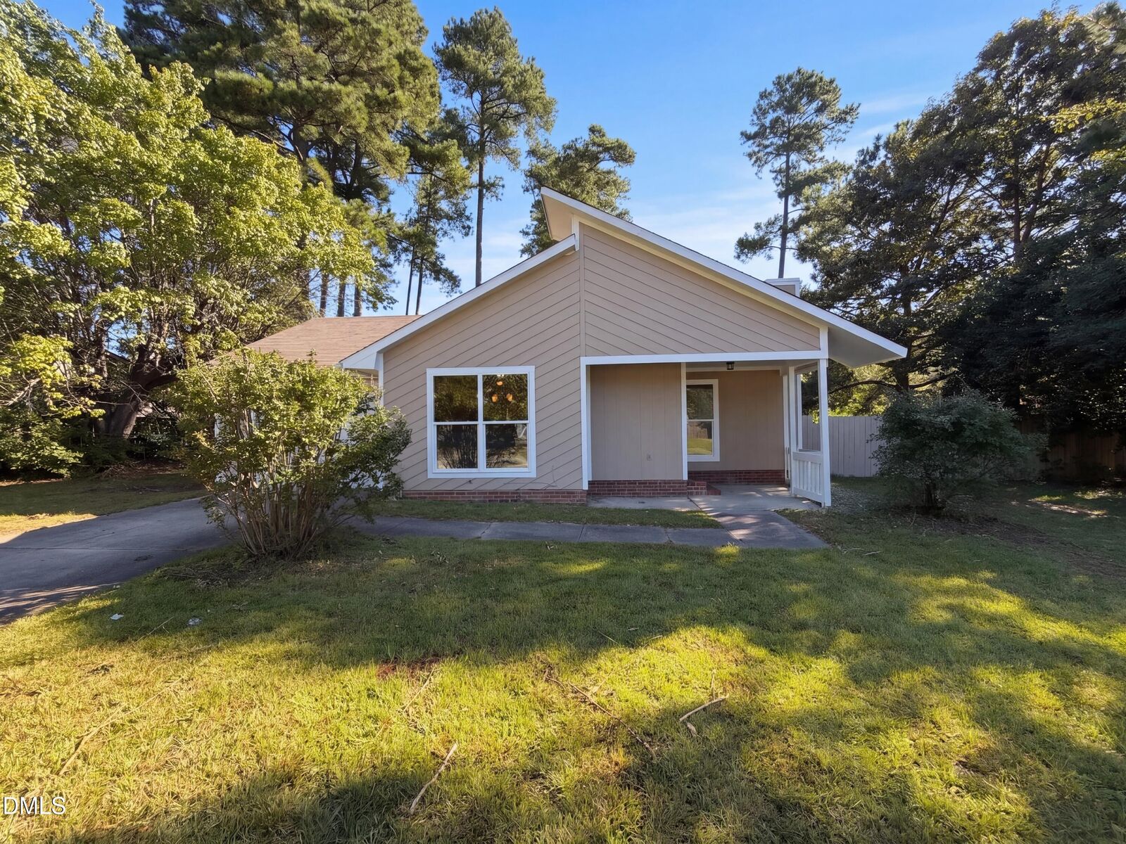 Property Photo:  943 Rim Road  NC 28314 