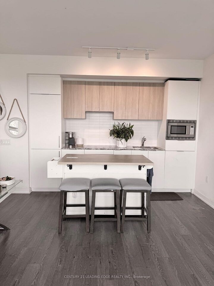 Property Photo: 20 O'Neill Road 1216 ON M3C 0R1