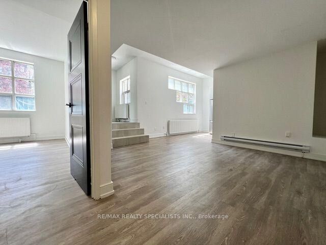 Property Photo: 100 Gloucester Street S 903 ON M4Y 1M1