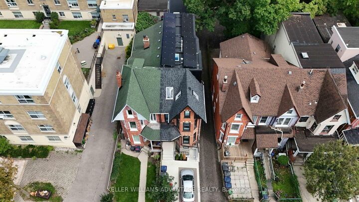 Property Photo:  23 Ross Street 2  ON M5T 1Z8 